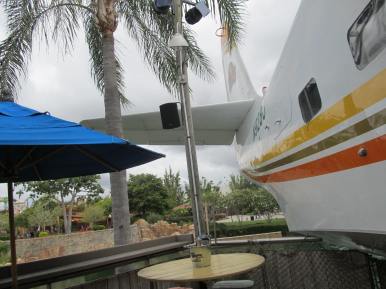 17 - hemisphere dancer table