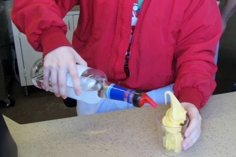 Epcot-outdoor-kitchens-2014-11-oi