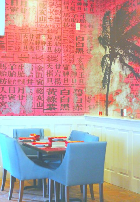 Corner Table with Feature Wall_preview